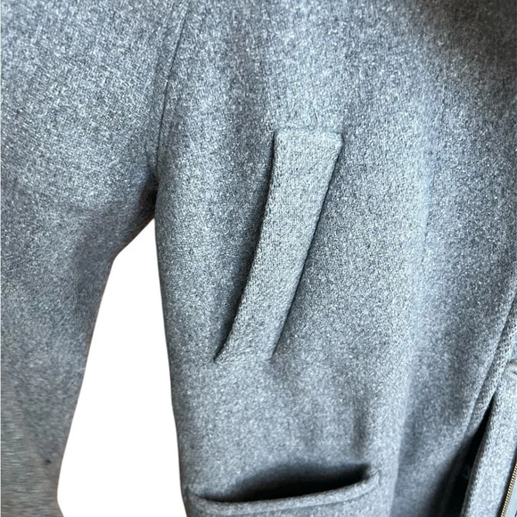 Stylish Gray Hooded Coat - Picture 13 of 14